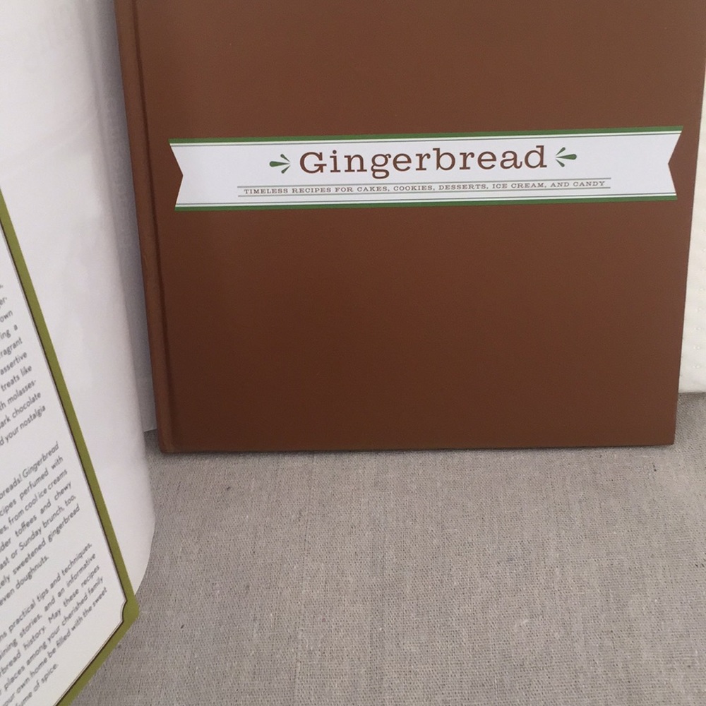 Gingerbread cookbook - Picture 2 of 11